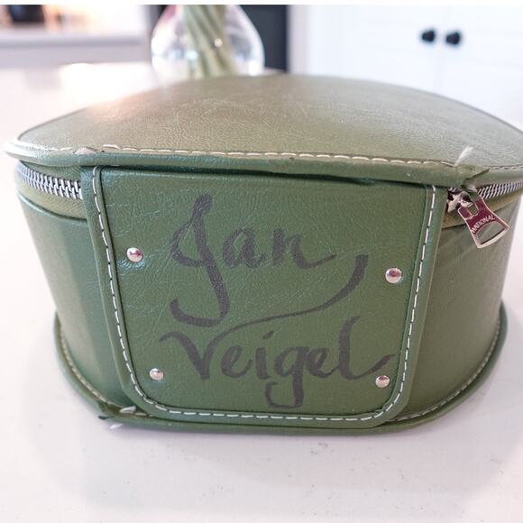 Vintage Avocado Green Train hard case Hatbox 1960s luggage - Picture 9 of 9